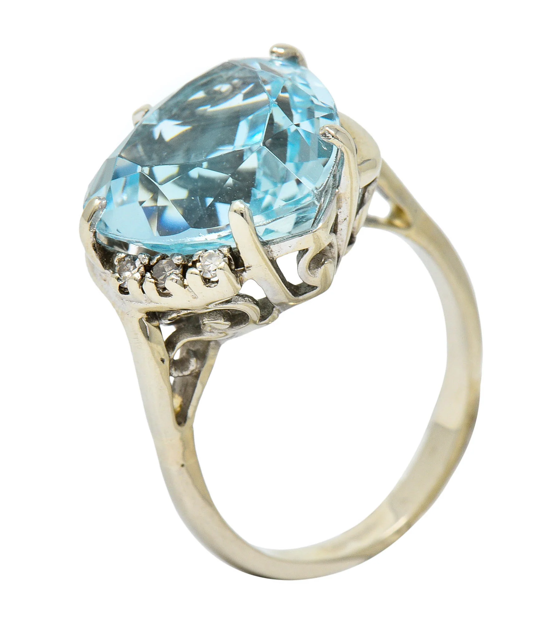 1950's Mid-Century 8.18 CTW Aquamarine Diamond 14 Karat White Gold Heart Ring - Image 10