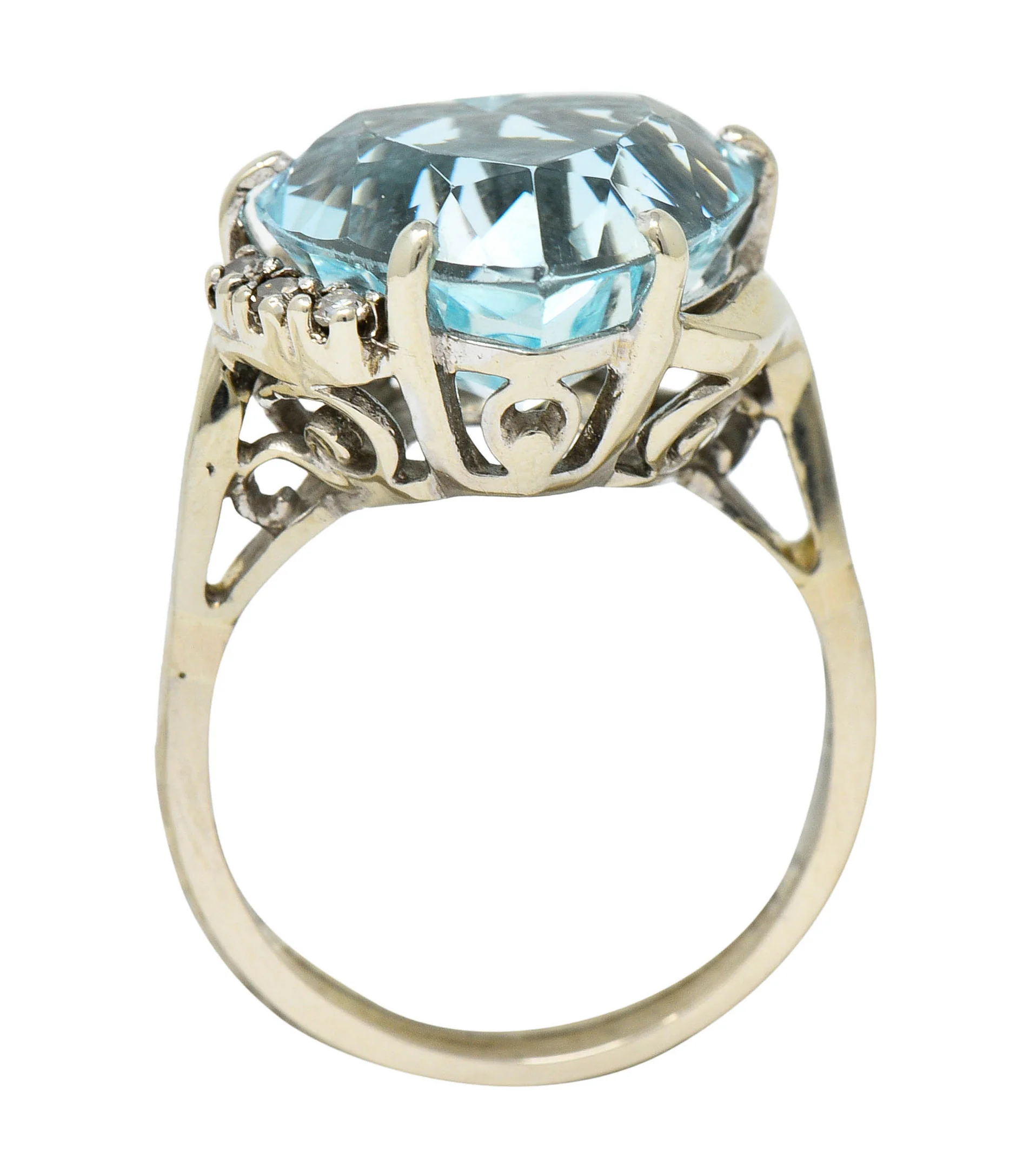 1950's Mid-Century 8.18 CTW Aquamarine Diamond 14 Karat White Gold Heart Ring - Image 2