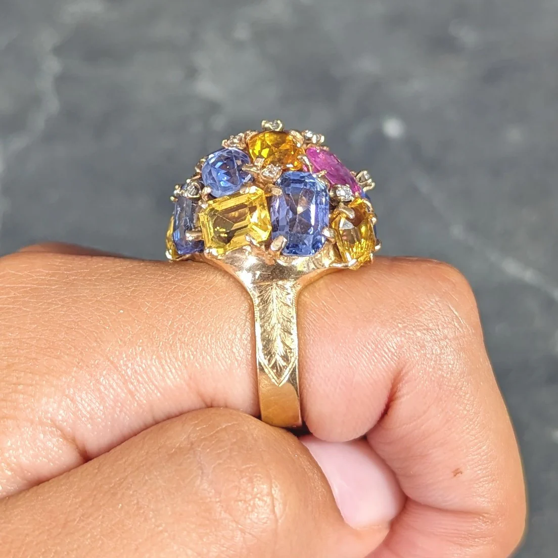 1960s 30.86 CTW Sapphire Heliodor Diamond 14 Karat Yellow Gold Dome Cluster Vintage Ring - Image 16