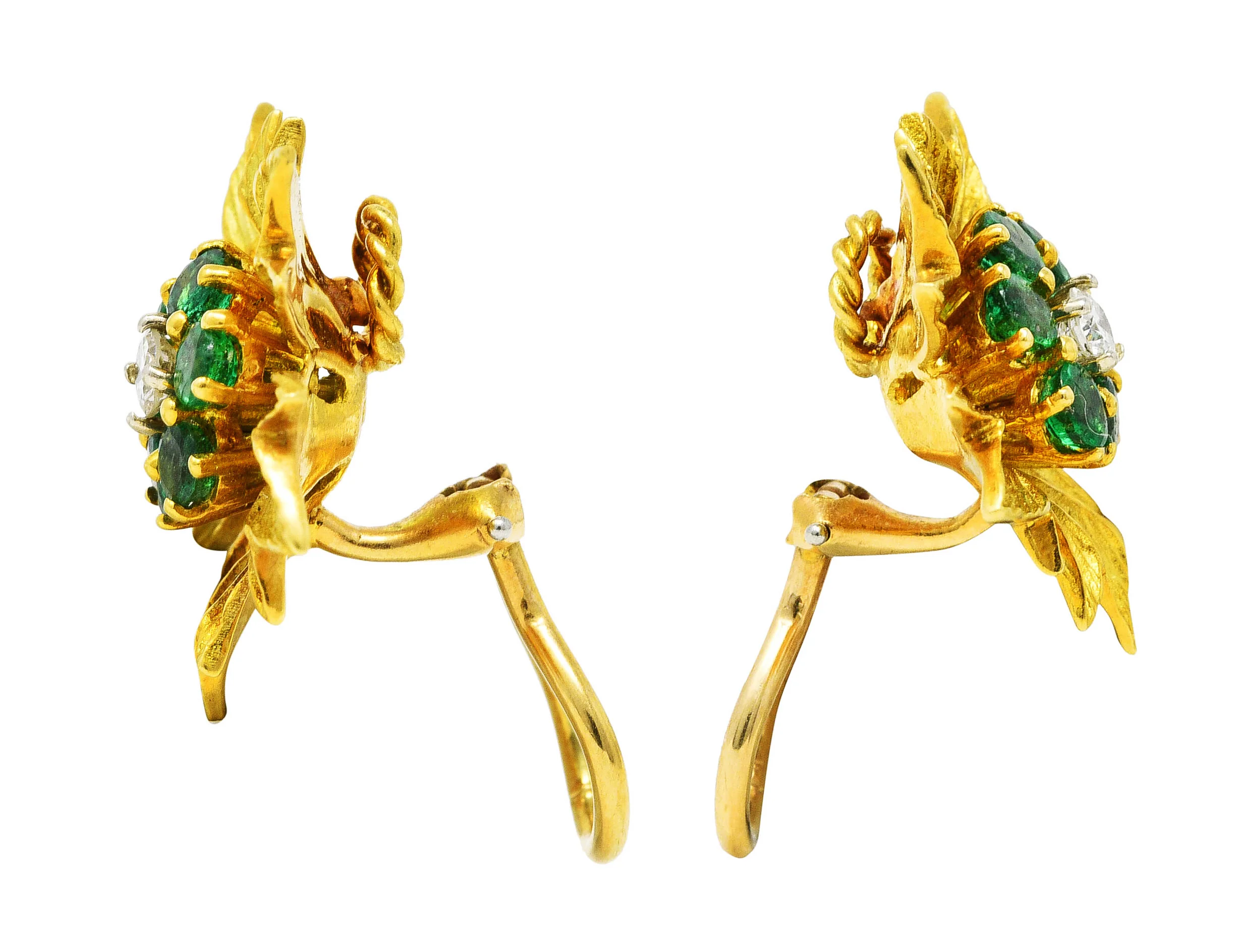 1970's Vintage Emerald Diamond 18 Karat Yellow Gold Flower Ear-Clip Earrings - Image 4