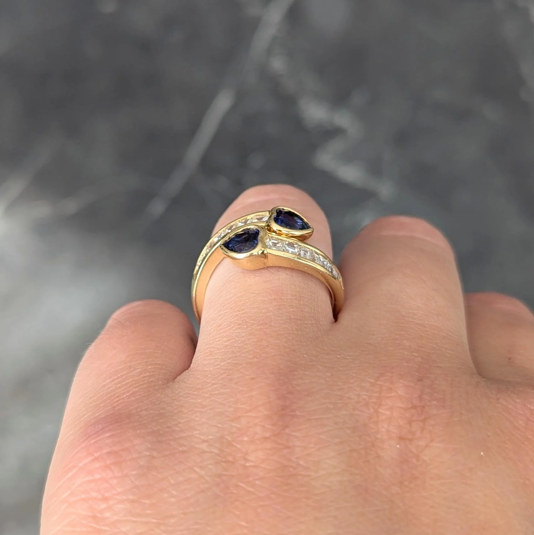 1980's Sapphire Diamond 18 Karat Yellow Gold Vintage Heart Bypass Ring - Image 9