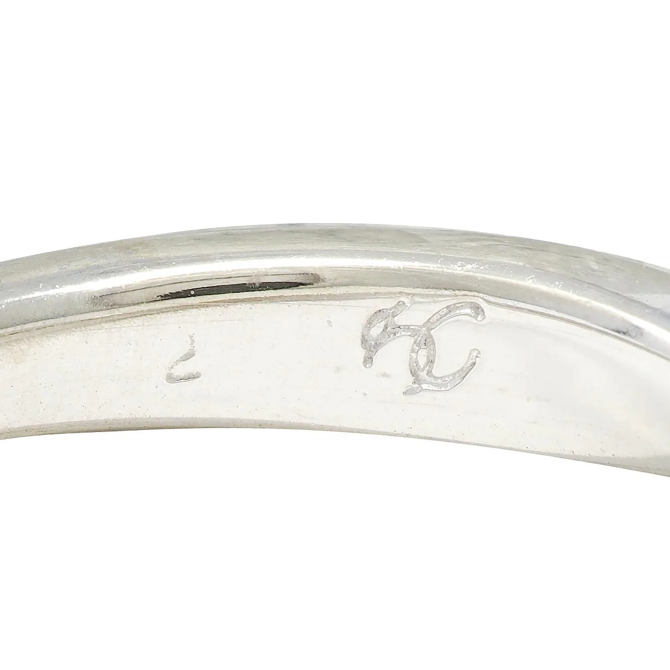 1990's Diamond 14 Karat White Gold Fluted Vintage Band Ring - Image 11