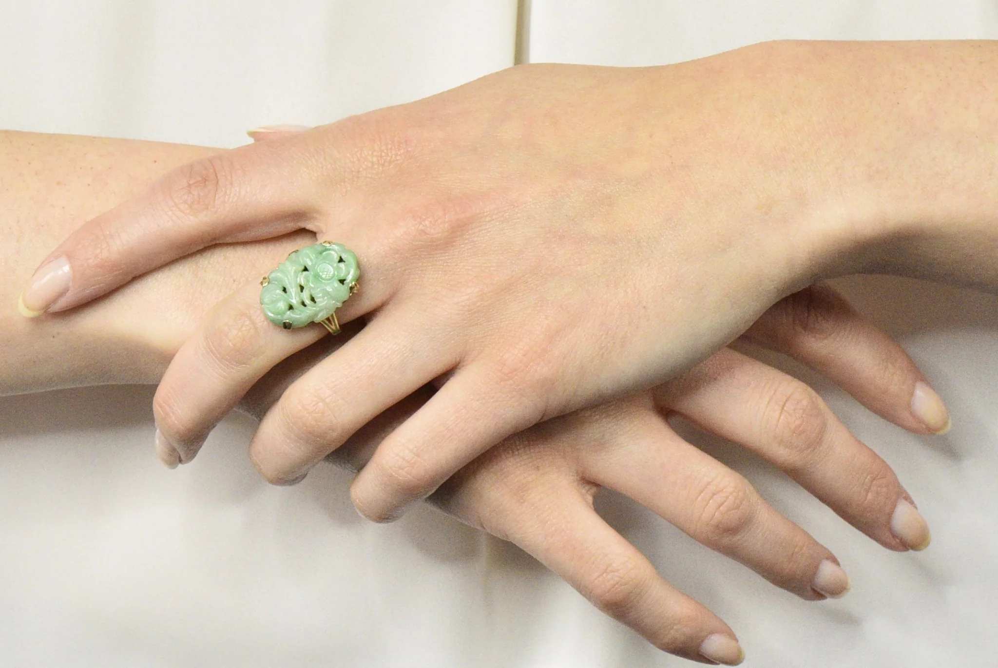 Antique Art Nouveau Carved Jade Enamel 14 Karat Gold Floral Ring - Image 7