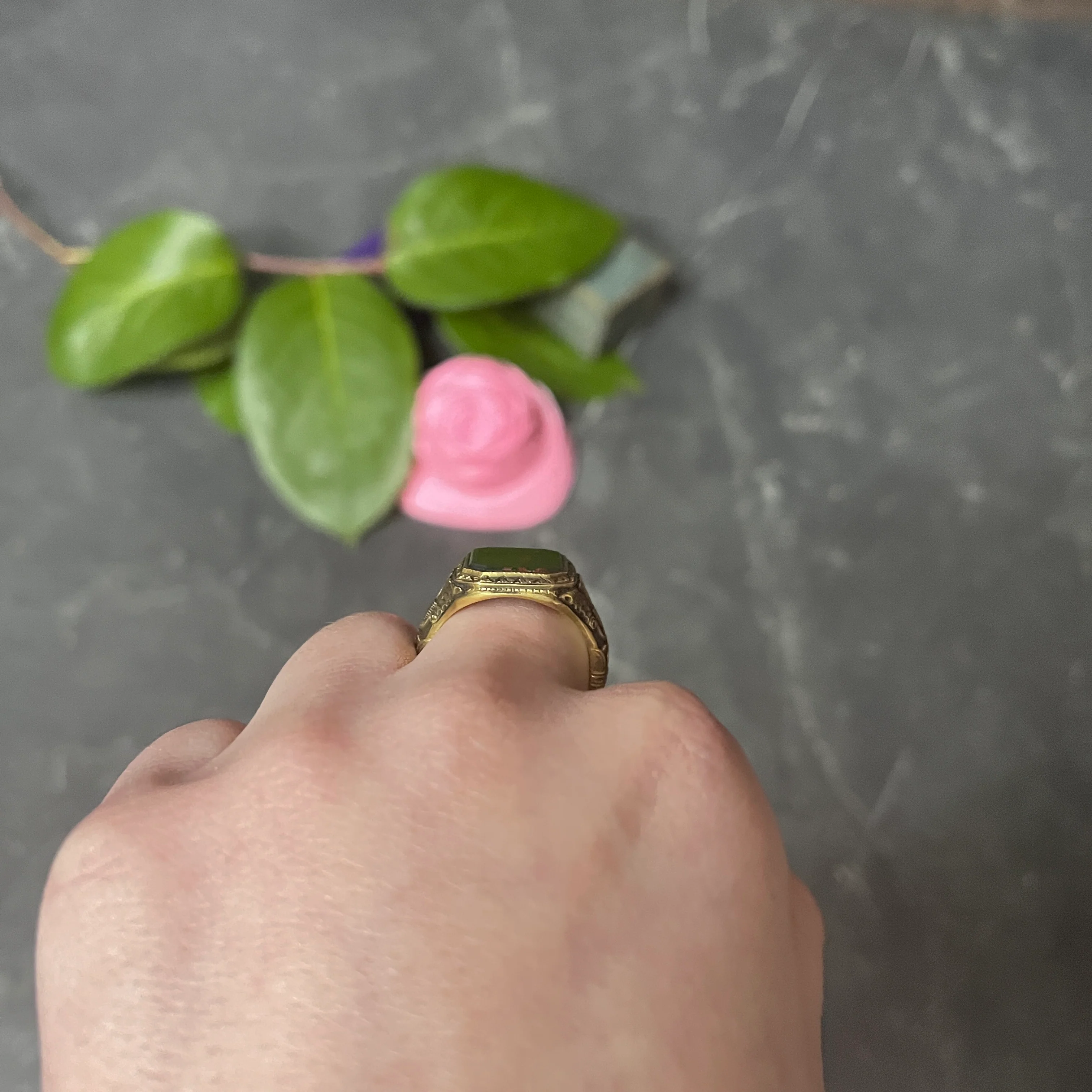 Art Deco 1930's Bloodstone 14 Karat Gold Lotus Unisex Signet Ring - Image 12