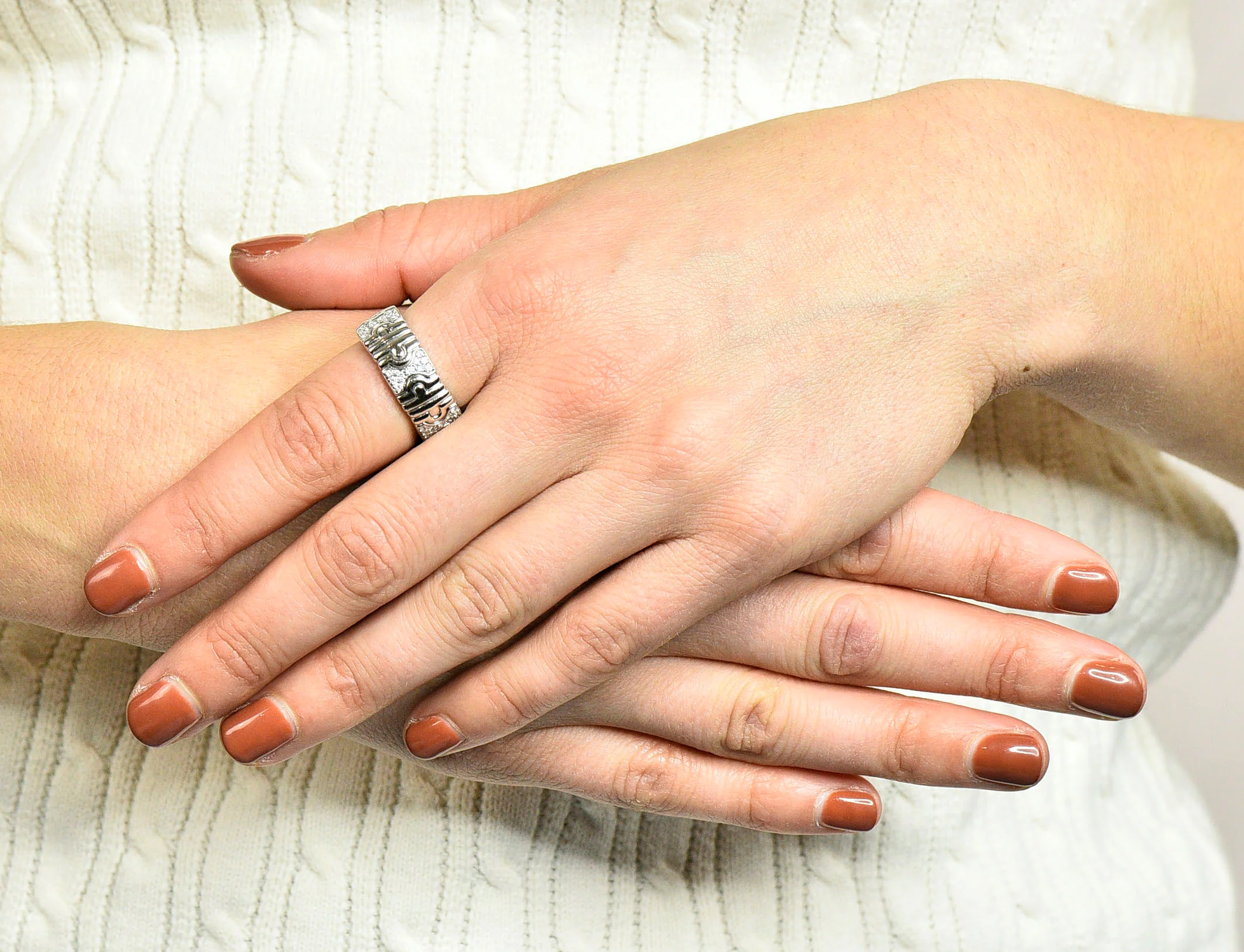 Bulgari Diamond 18 Karat White Gold Parentesi Band Ring Circa 1990 - Image 8