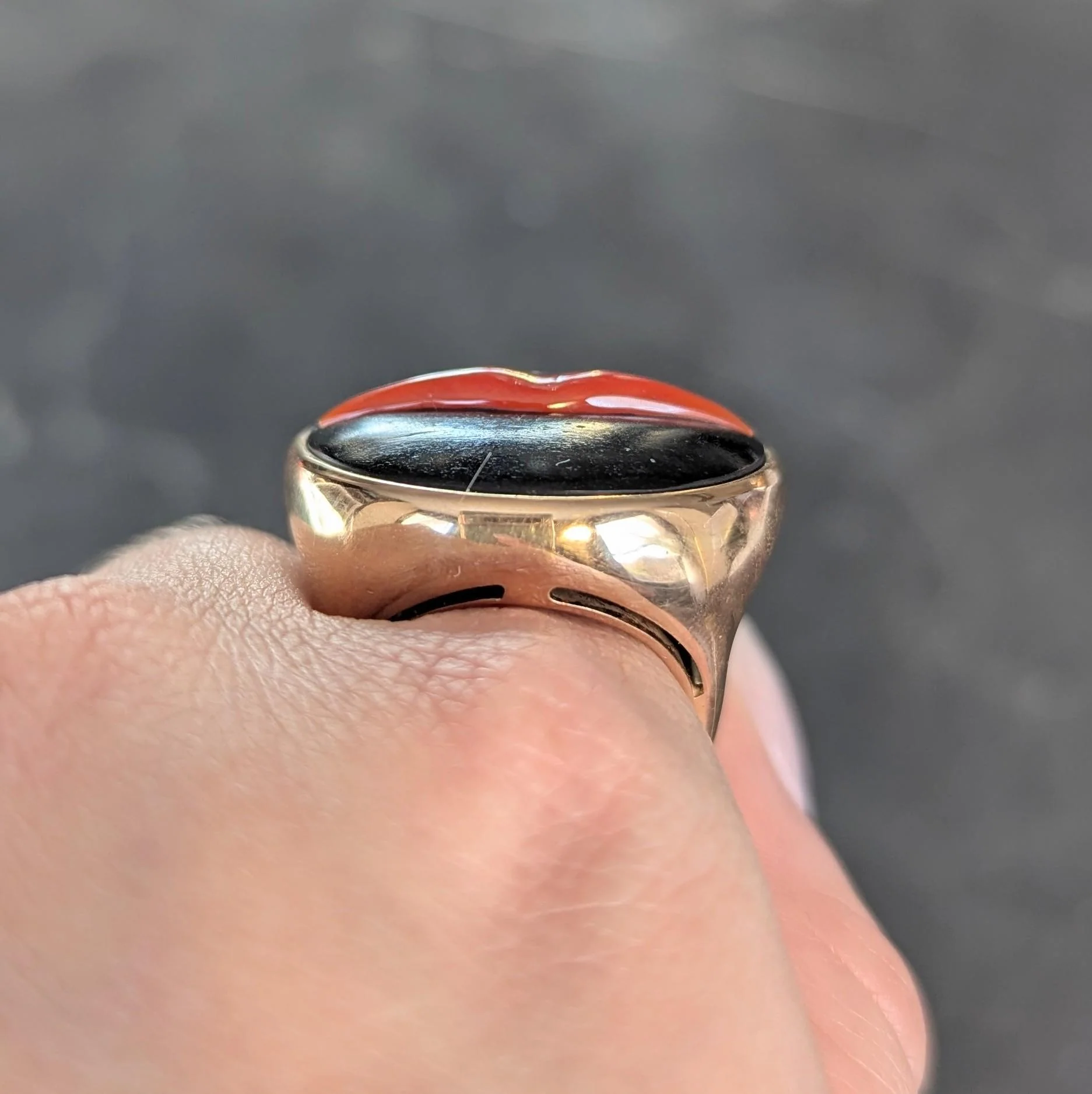 Bulgari Enigma Contemporay Diamond Jet Coral 18 Karat Rose Gold Lip Ring - Image 12