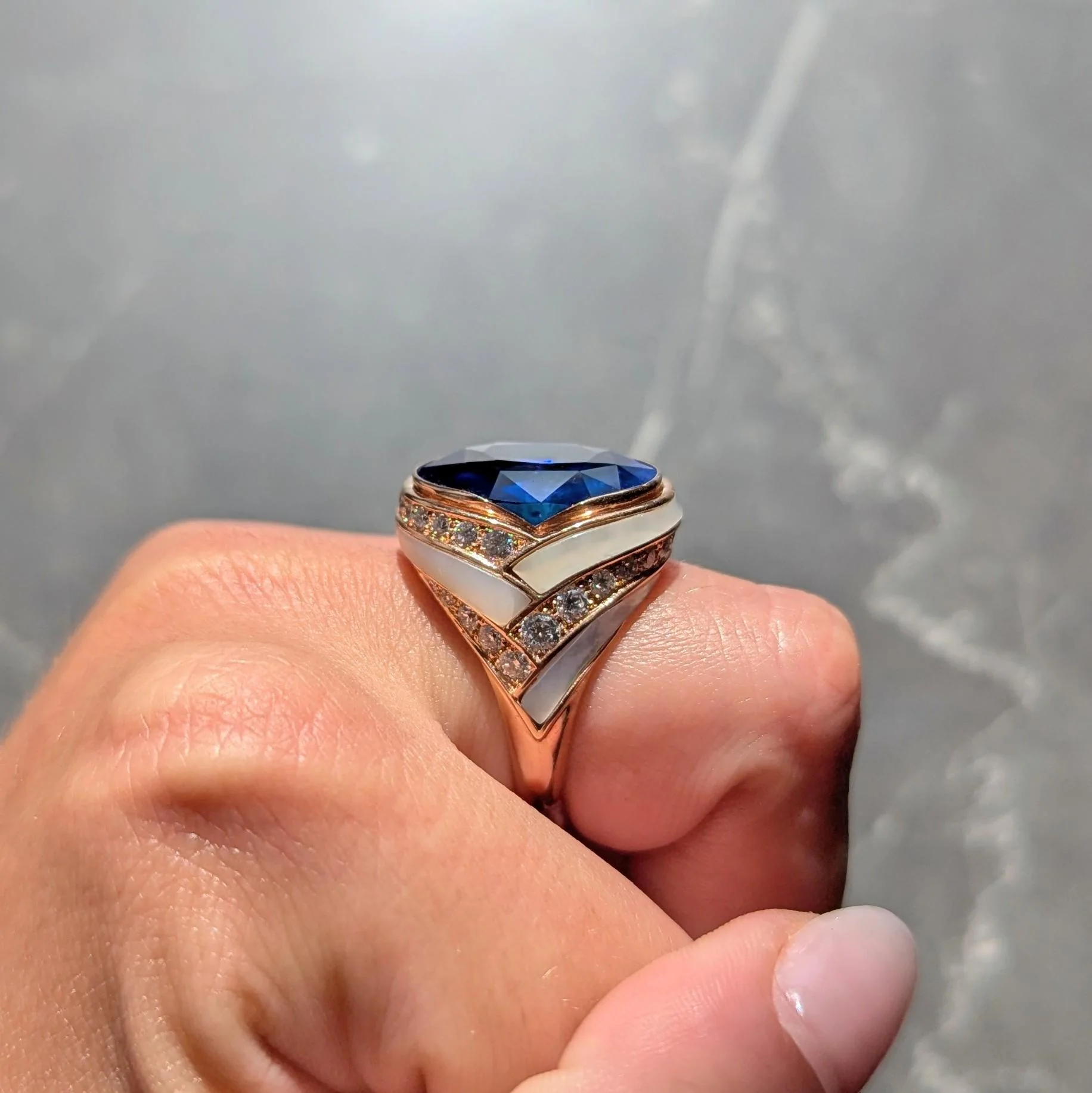 Bulgari No Heat Ceylon Sapphire Diamond Mother-Of-Pearl 18 Karat Rose Gold Inlay Ring AGL - Image 14