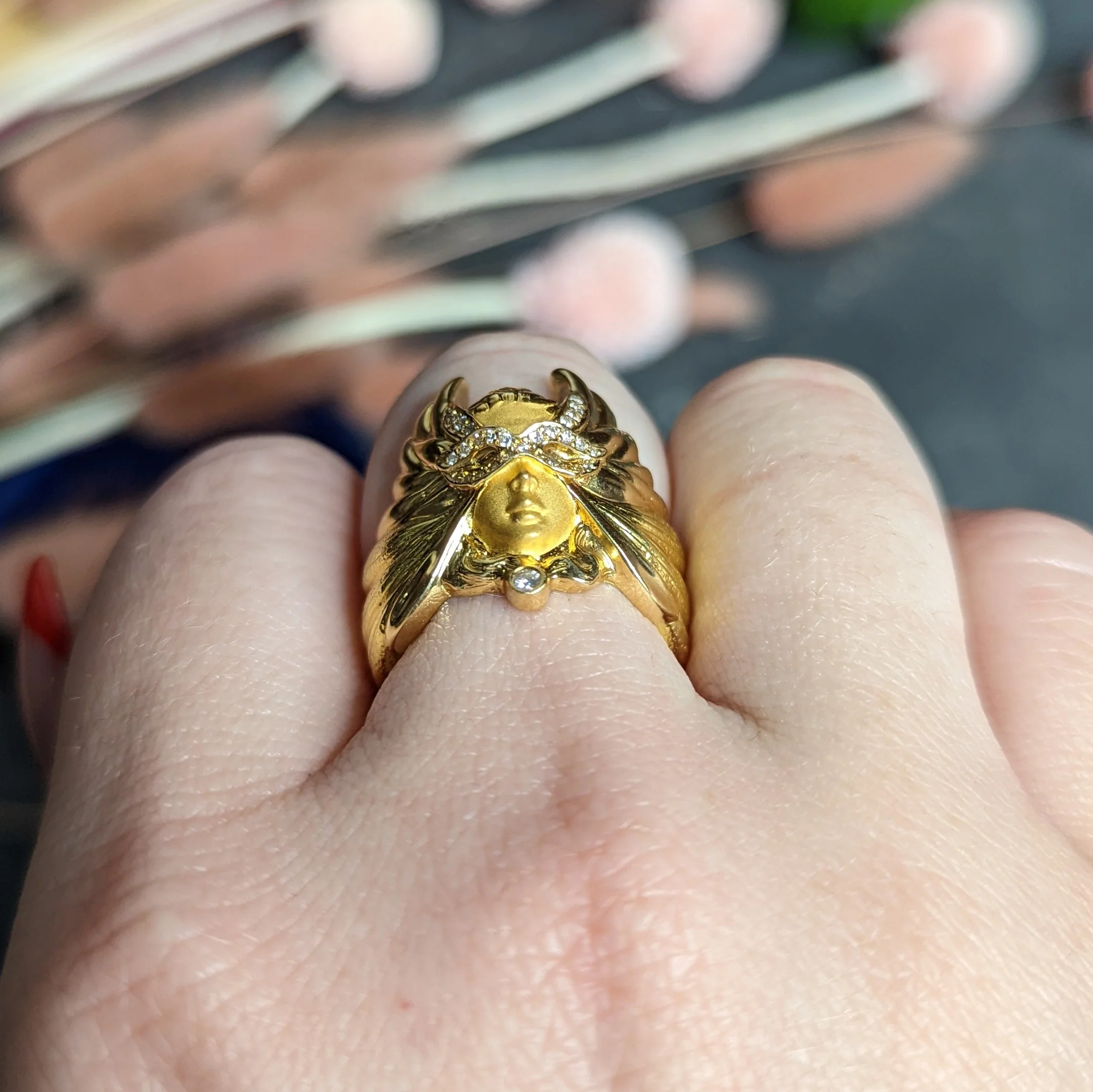 Carrera y Carrera Diamond 18 Karat Two-Tone Gold Mask of An Angel Ring - Image 13