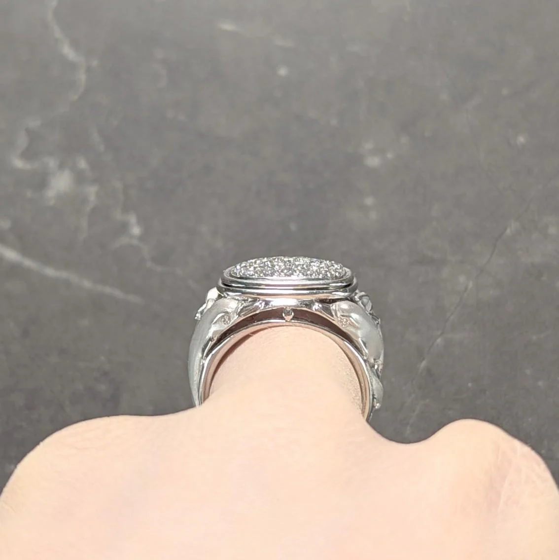 Carrera y Carrera Diamond 18 Karat White Gold Pavé Dolphin Signet Ring - Image 9