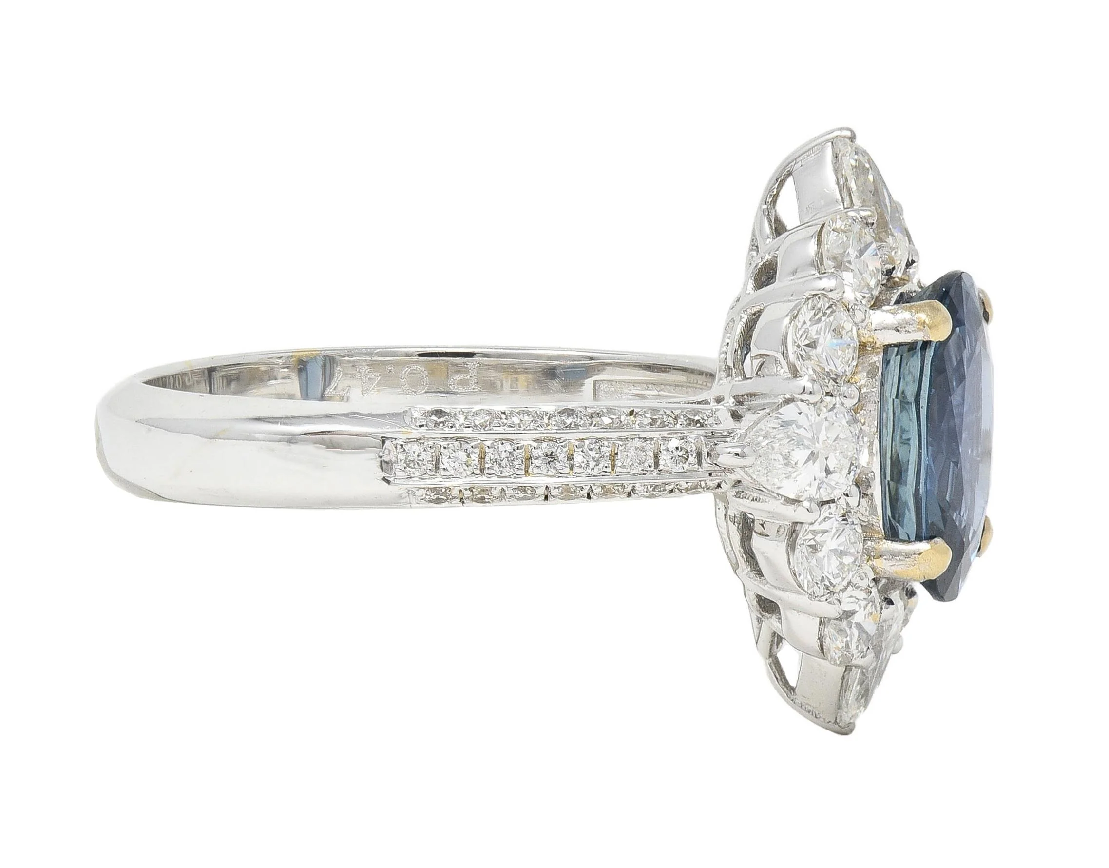Contemporary 3.19 CTW No Heat Sapphire Diamond 18 Karat Two-Tone Gold Halo Ring GIA - Image 3