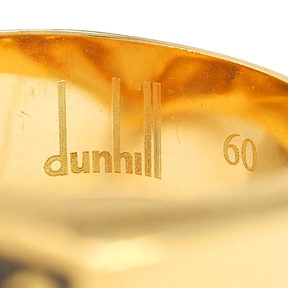 Dunhill 2000's 18 Karat Yellow Gold Heraldic Lion Intaglio Unisex Signet Ring - Image 6