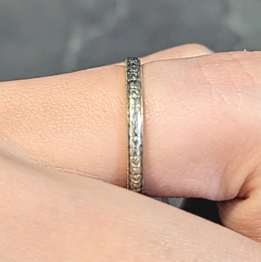 Edwardian 1911 18 Karat Two-Tone Gold Orange Blossom Antique Wedding Band Ring - Image 13