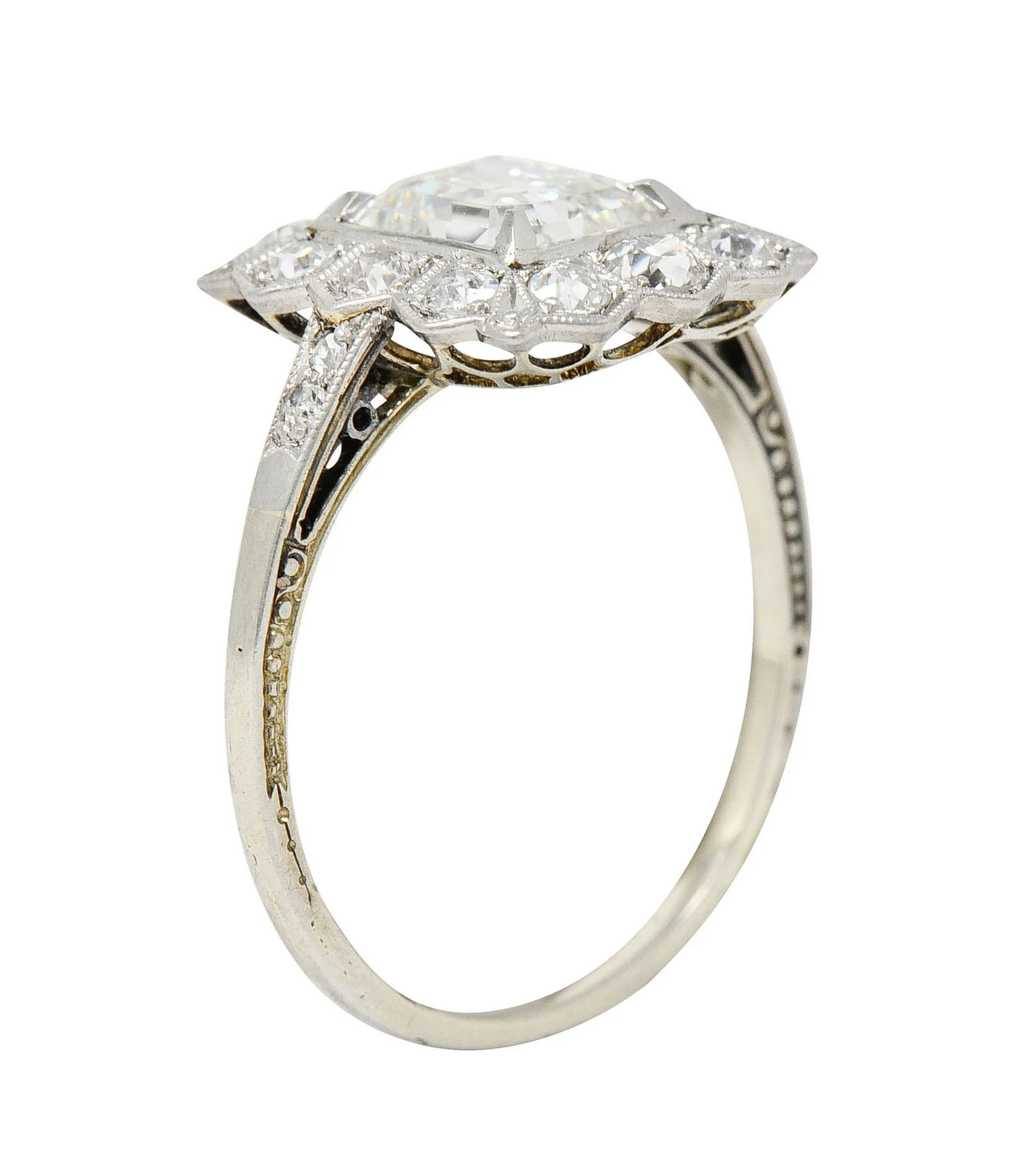 Edwardian 2.07 CTW Asscher Diamond Platinum-Topped 14 Karat Gold Cluster Antique Ring GIA - Image 8
