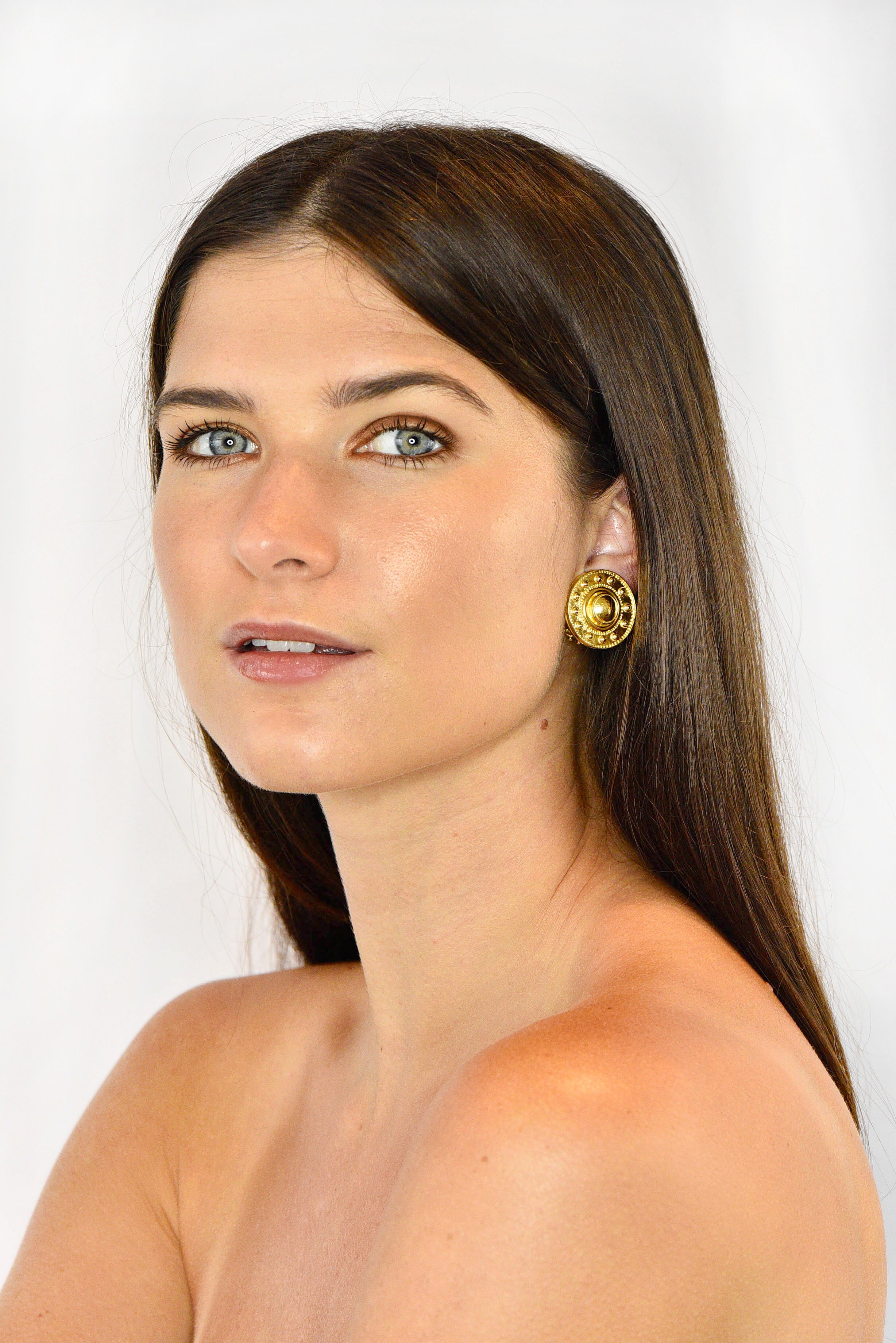 Elizabeth Locke Contemporary 18 Karat Gold Daisy Earrings - Image 11