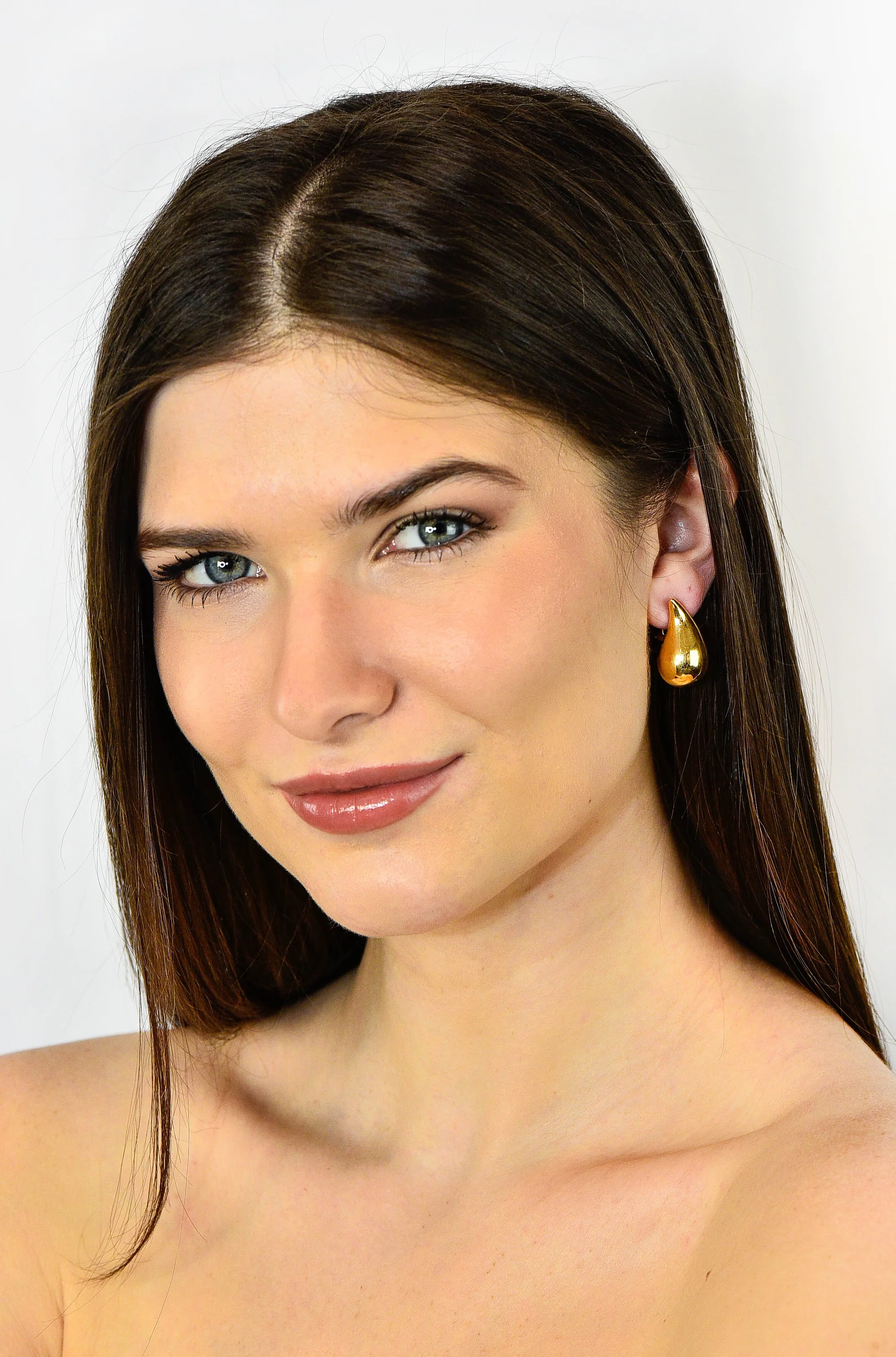 Elsa Peretti Tiffany & Co. 18 Karat Gold Vintage Teardrop Earrings - Image 6
