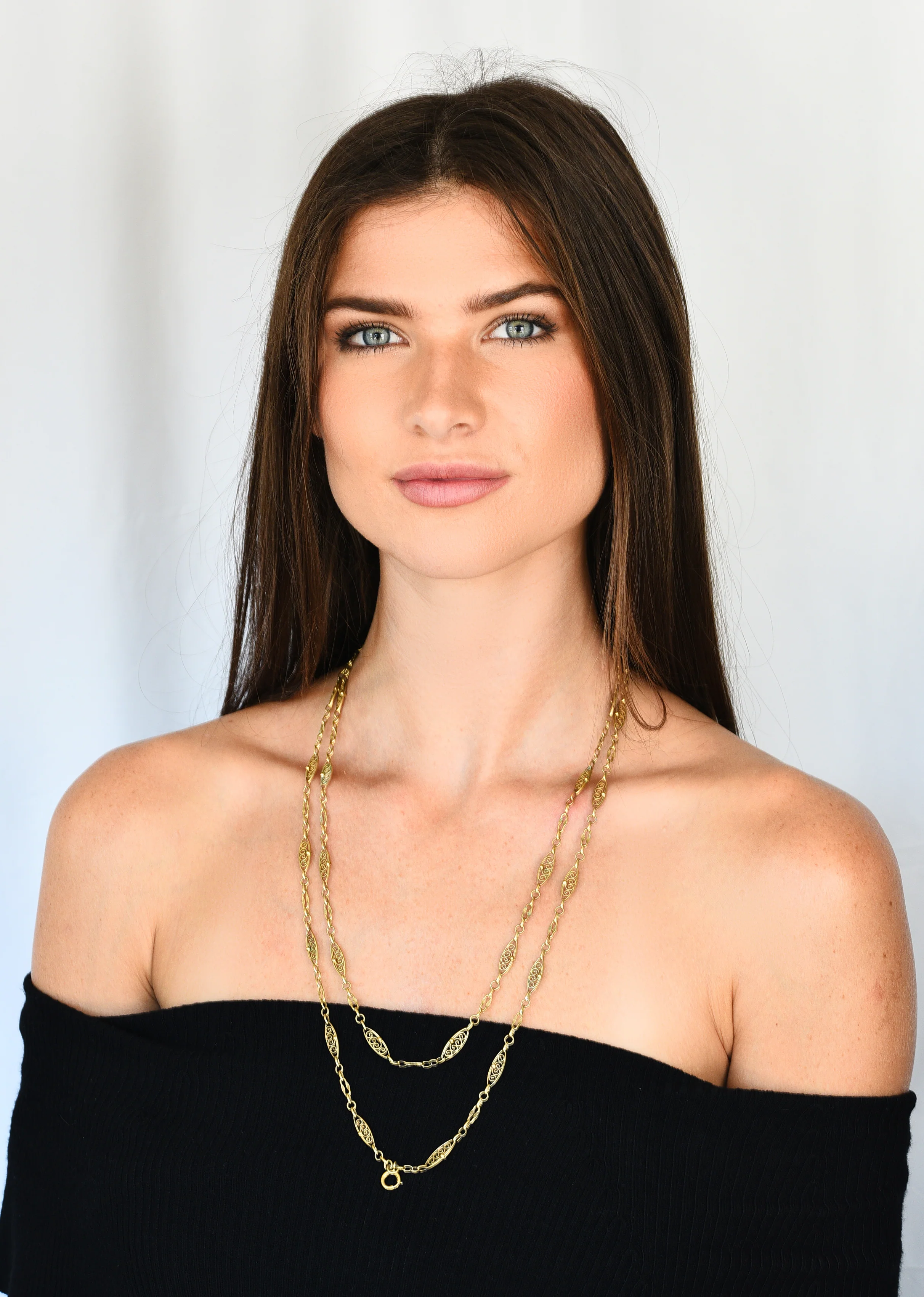 French Victorian 18 Karat Yellow Gold Scroll Navette Long Chain Antique Necklace - Image 9