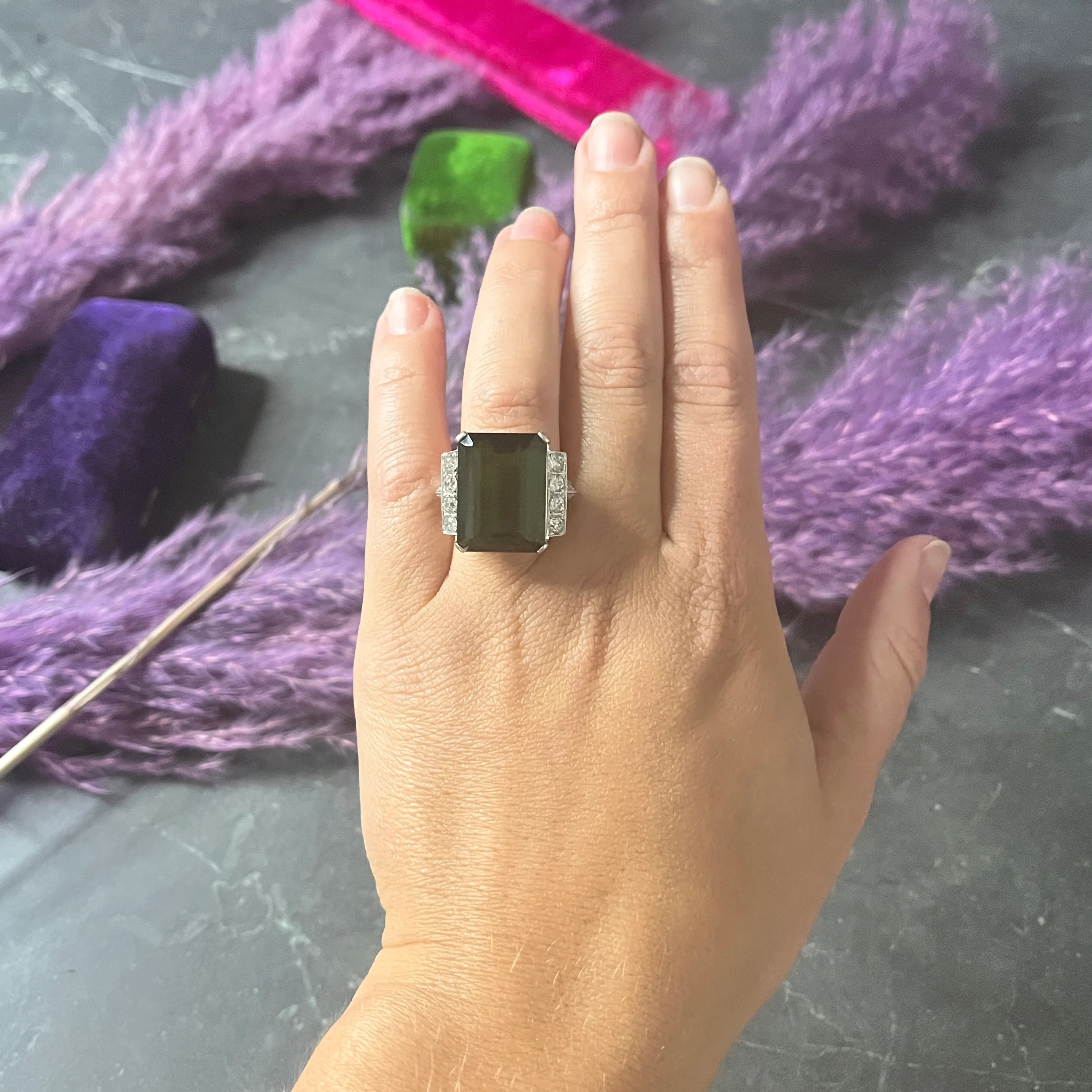 Late Retro 20.01 CTW Green Tourmaline Diamond 14 Karat White Gold Cocktail Ring - Image 10