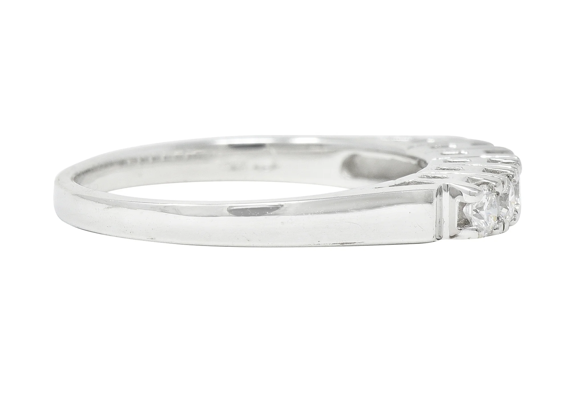 Mid-Century 0.30 CTW Diamond 18 Karat White Gold Six Stone Vintage Band Ring - Image 3