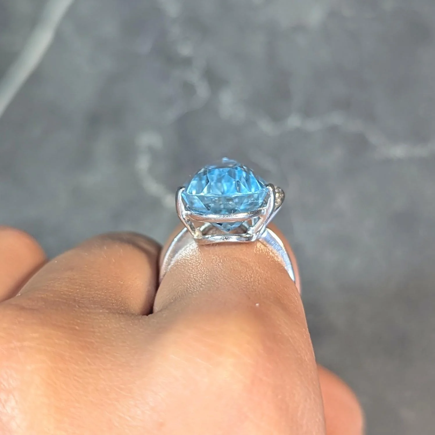 Mid-Century 12.00 CTW Pear Cut Aquamarine Diamond 18 Karat White Gold Vintage Cocktail Ring - Image 13