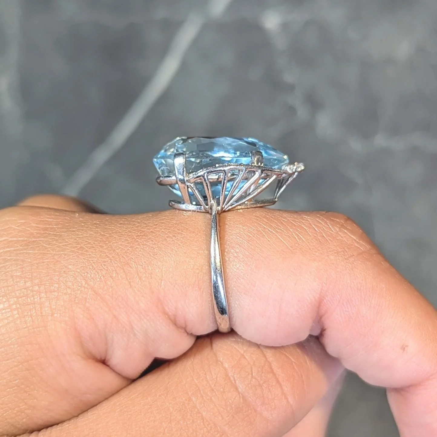 Mid-Century 12.00 CTW Pear Cut Aquamarine Diamond 18 Karat White Gold Vintage Cocktail Ring - Image 14