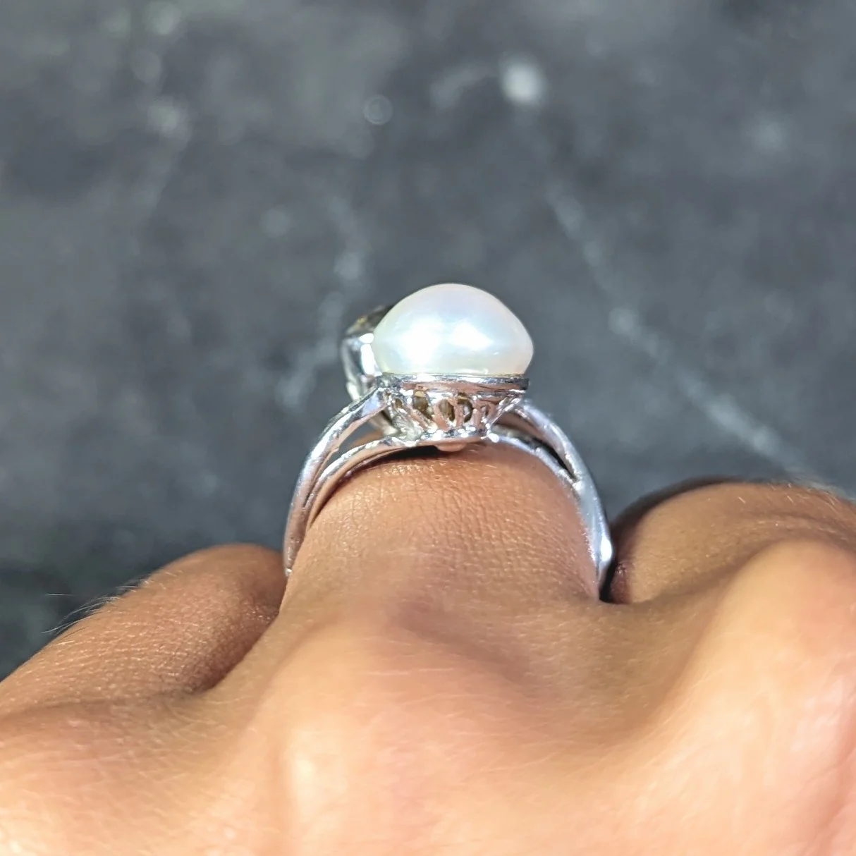 Mid-Century 3.52 CTW Old Mine Cut Diamond Pinctada Pearl Platinum Toi-Et-Moi Vintage Ring GIA - Image 14