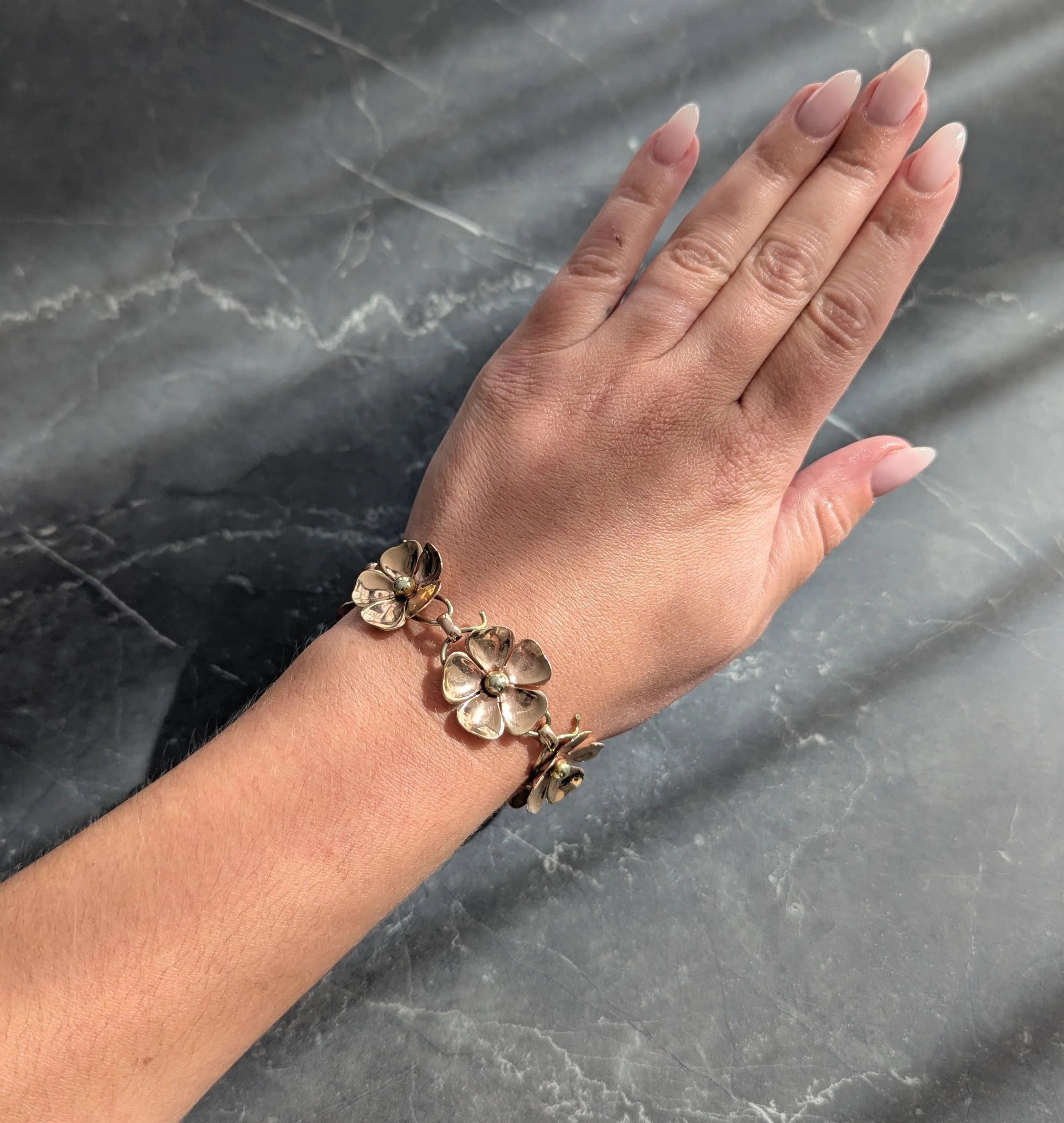Retro 14 Karat Two-Tone Gold Vintage Floral Link Chain Bracelet - Image 6
