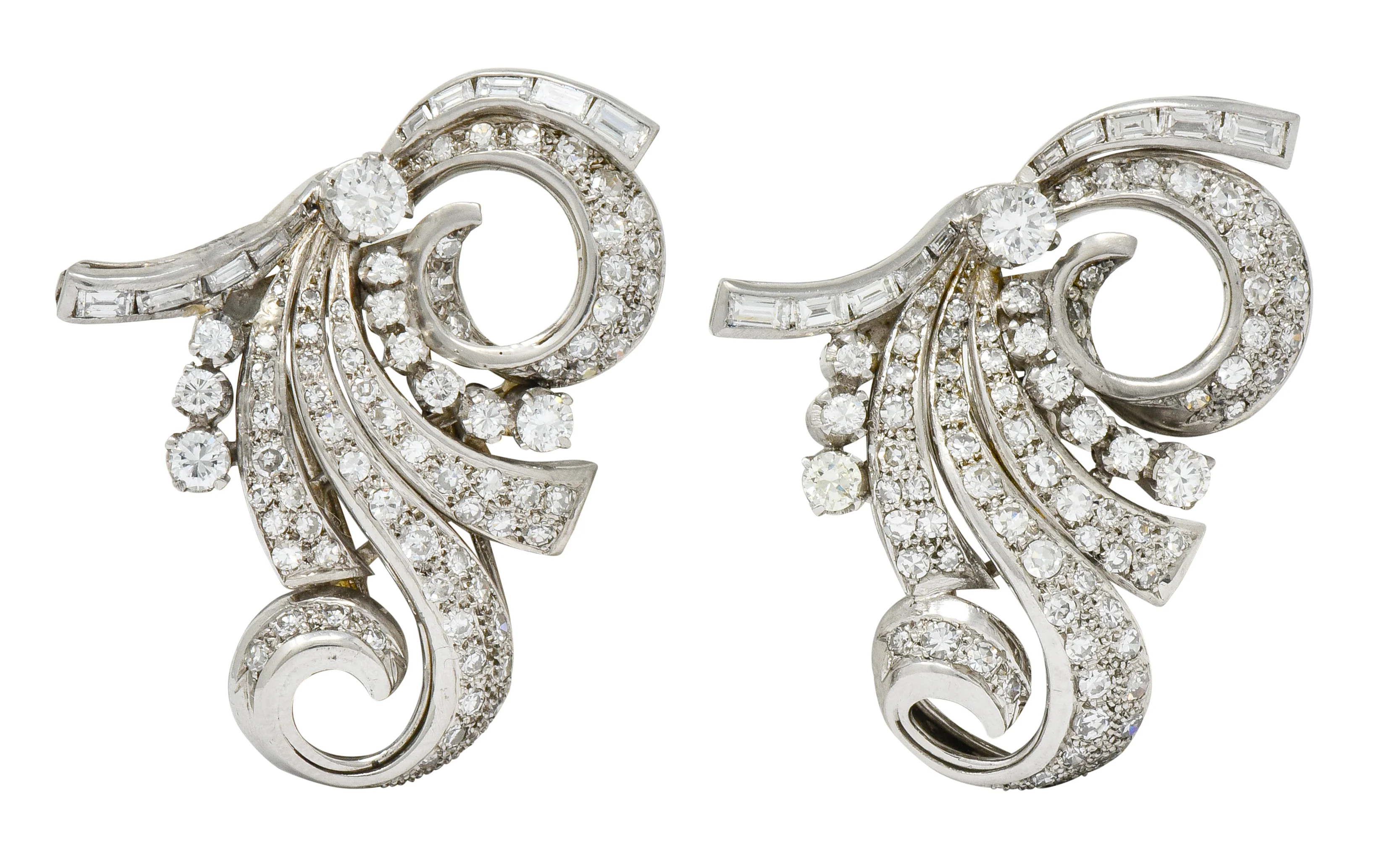 Retro 5.78 CTW Diamond Platinum Scrolling Ribbon Clips Brooch - Image 2