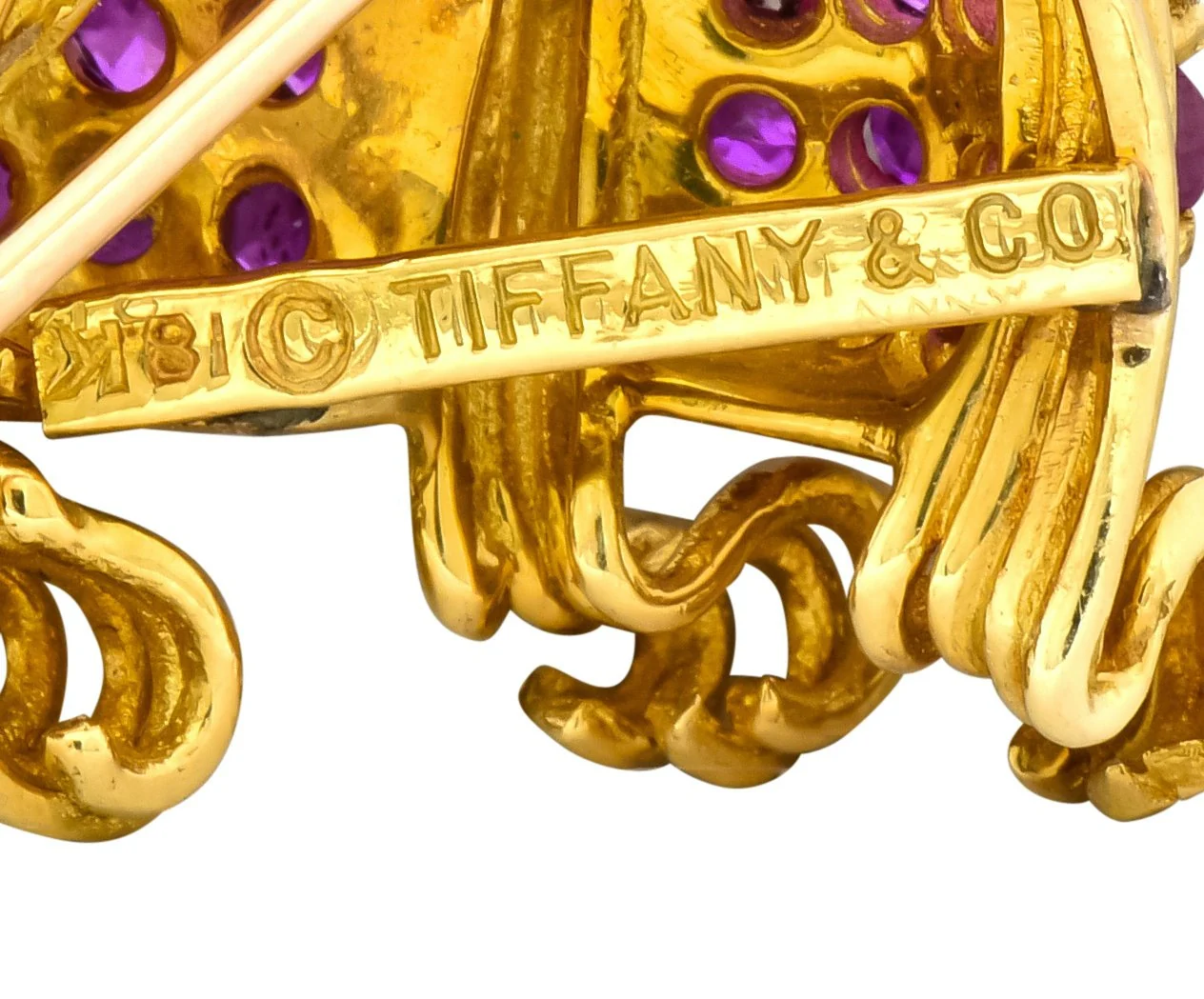 Tiffany & Co. 1960's 1.50 CTW Ruby Emerald 18 Karat Yellow Gold Prancing Cat Brooch - Image 7