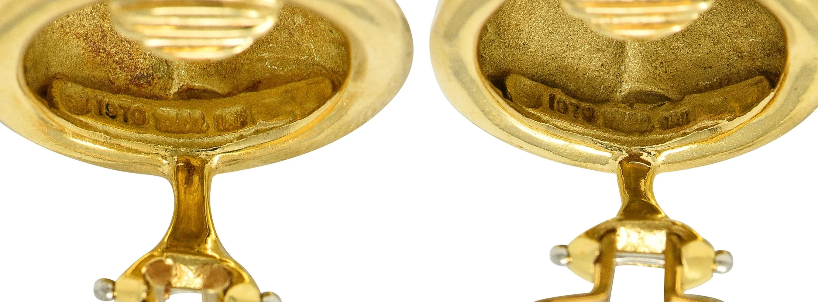Tiffany & Co. 1979 18 Karat Yellow Gold Vintage Woven Button Ear-Clip Earrings - Image 6