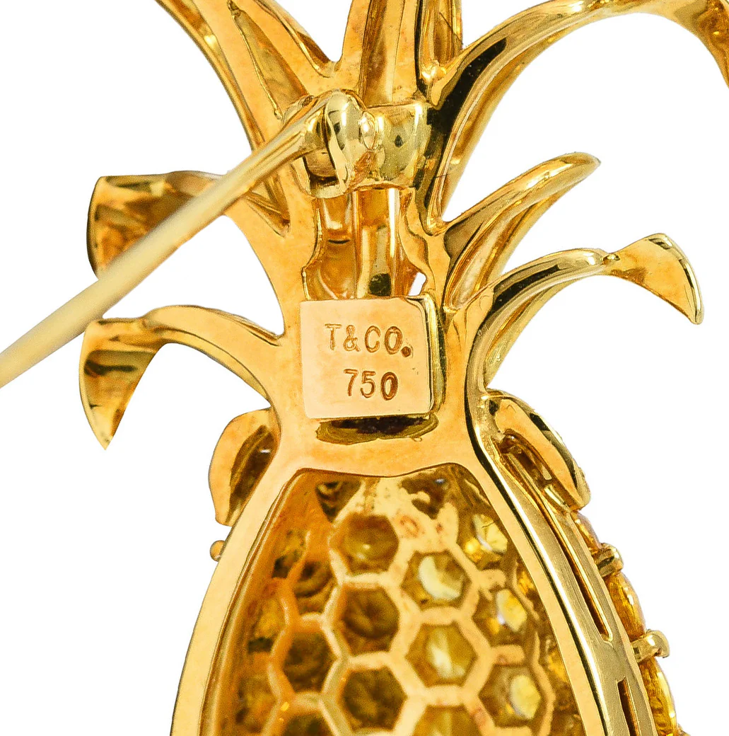 Tiffany & Co. 4.60 CTW Diamond Yellow Sapphire 18 Karat Yellow Gold Pineapple Vintage Fruit Brooch - Image 5