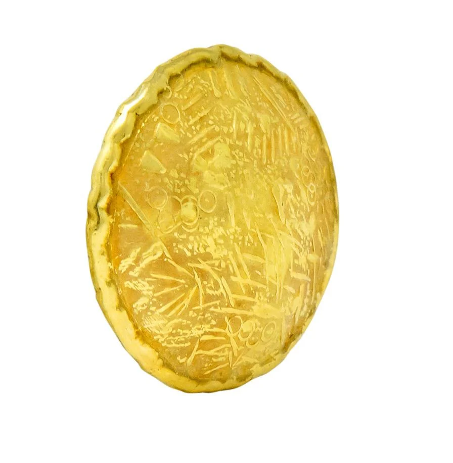 Unoaerre 18 Karat Yellow Gold Textured Disc Earrings - Image 3