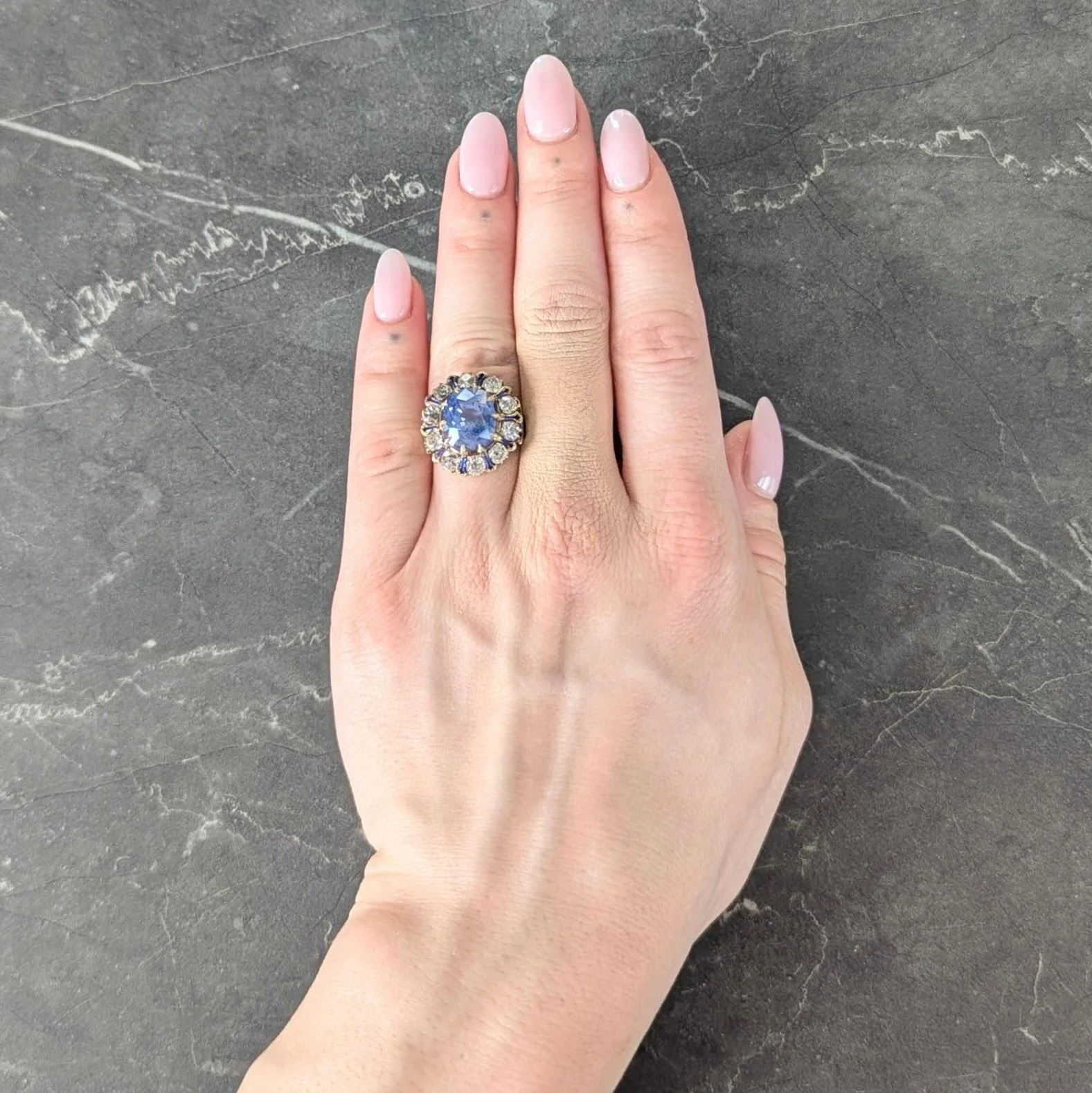 Victorian 11.06 CTW No Heat Ceylon Sapphire Diamond Enamel 14 Karat Yellow Gold Antique Halo Ring GIA - Image 11