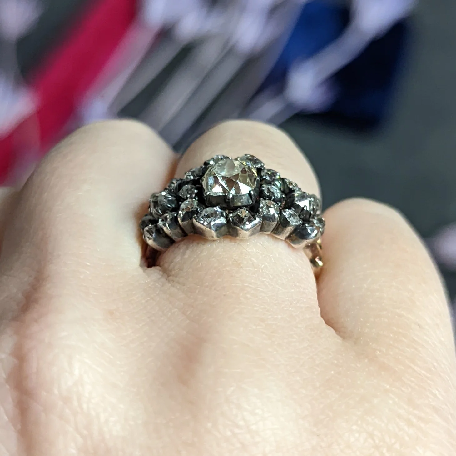 Victorian 2.45 CTW Old Mine Diamond Silver-Topped 18 Karat Gold Cluster Antique Ring - Image 13
