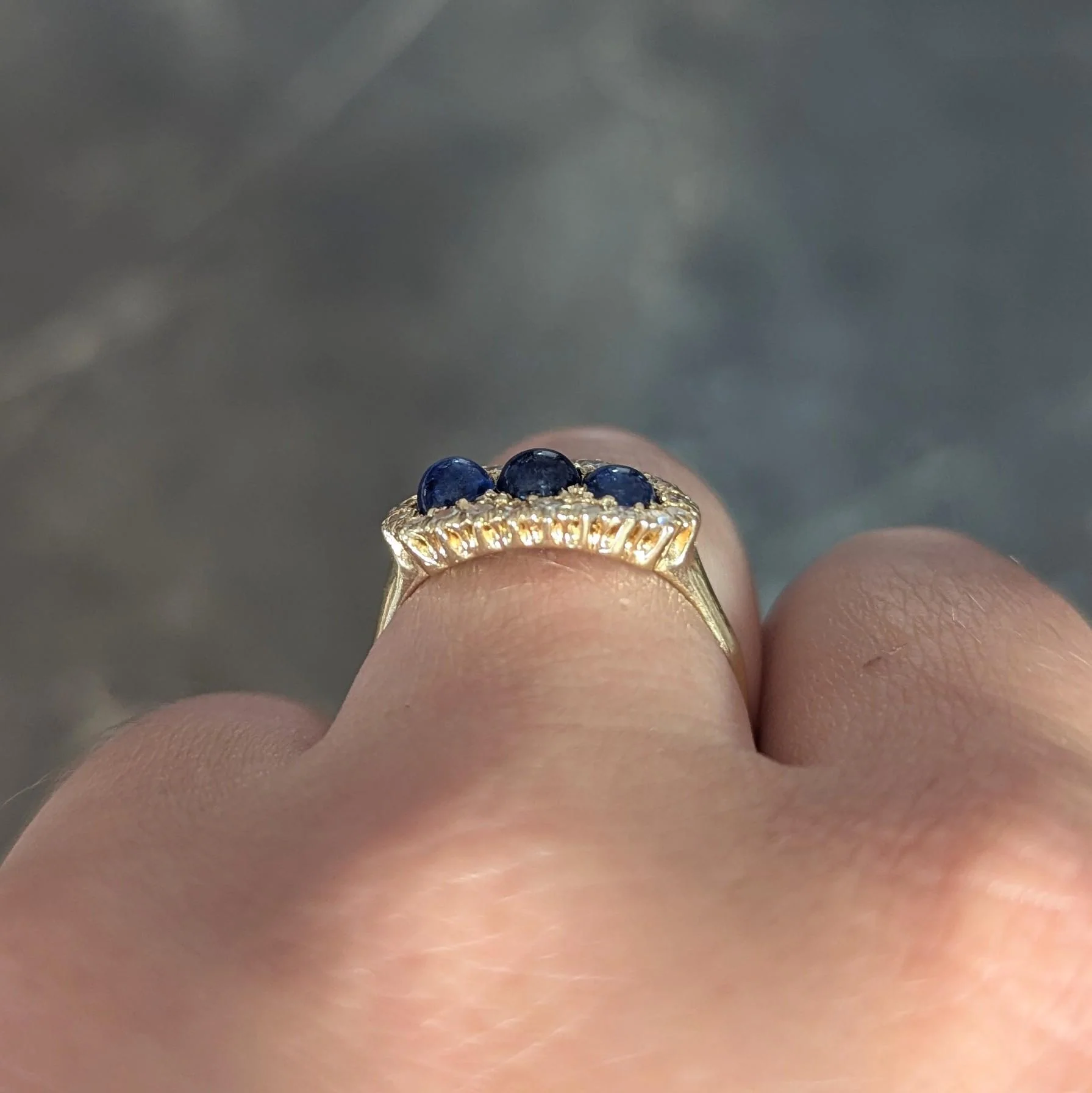 Vintage 2.00 CTW Sapphire Cabochon Diamond 14 Karat Yellow Gold Cluster Ring - Image 13