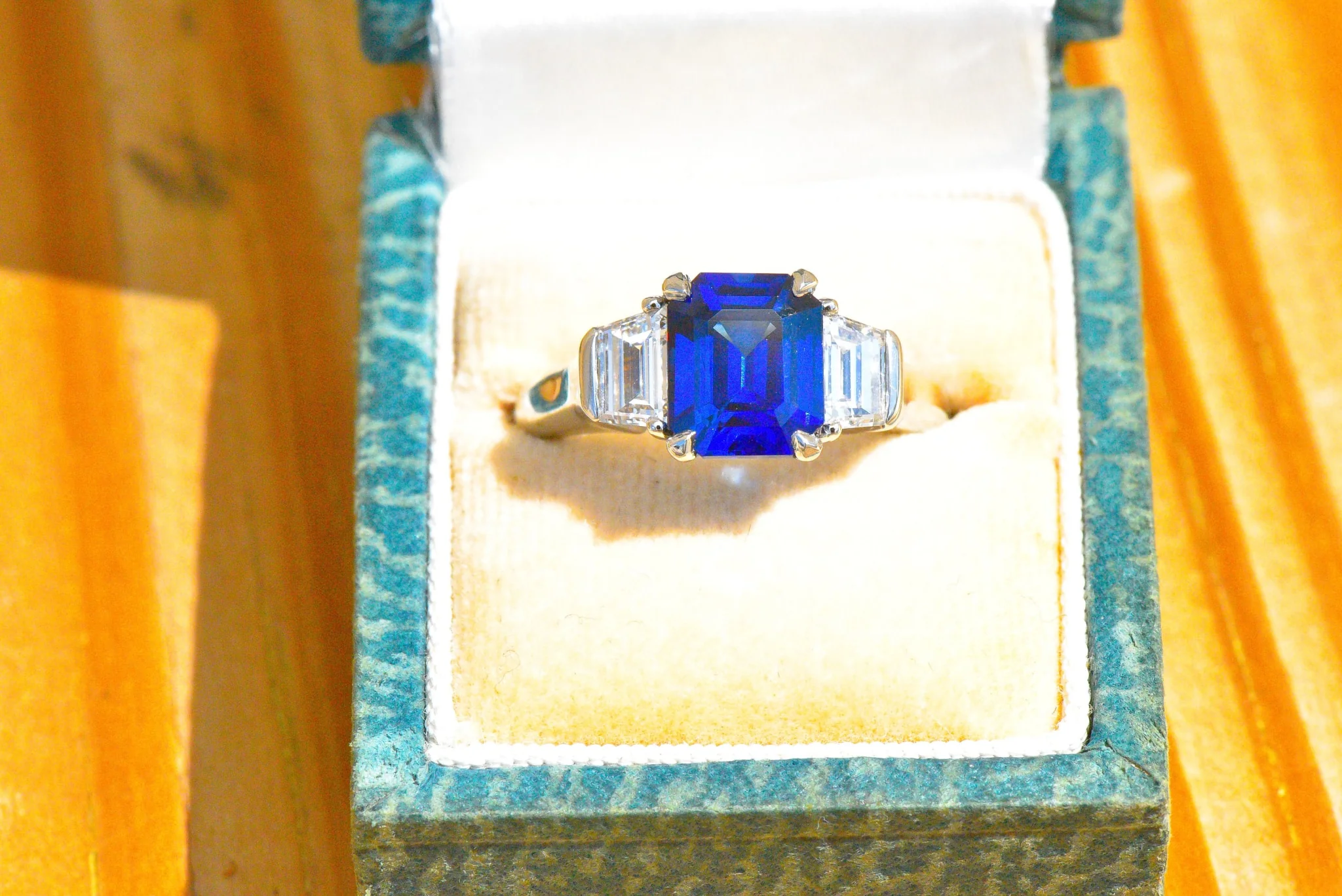 Vintage 4.02 CTW Royal Blue Sapphire Diamond Platinum Three Stone Ring - Image 11